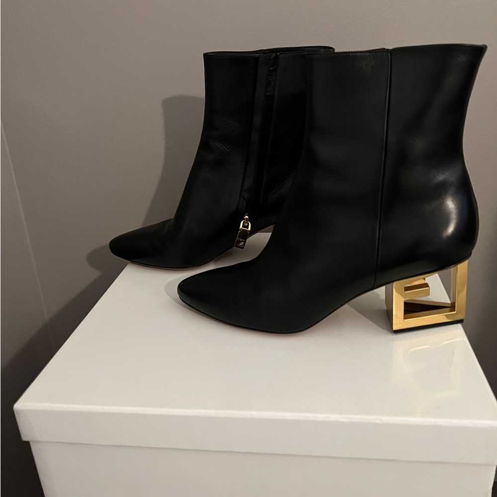 Givenchy g cube block booties